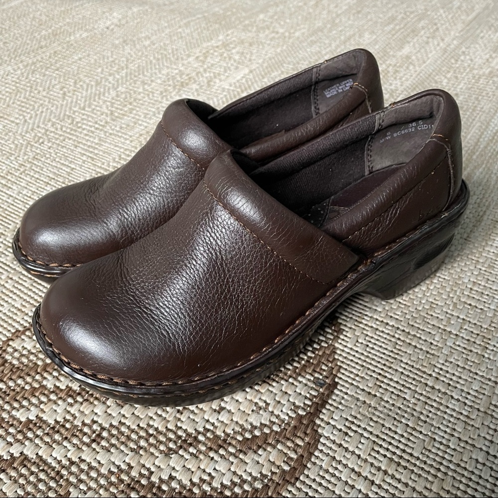 Born b.o.c Peggy Clogs Women’s 6 Brown Leather Slip On Nurse Shoes BC6632 EUC